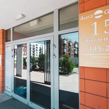 Cozy With Two Bedrooms And Balcony In By Renters