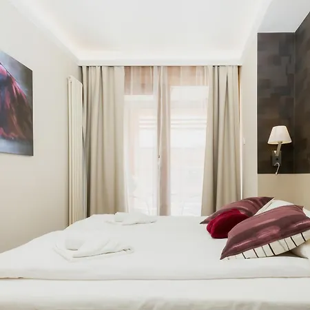 아파트 Cozy With Two Bedrooms And Balcony In By Renters *