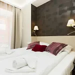 Apartmán Cozy With Two Bedrooms And Balcony In By Renters