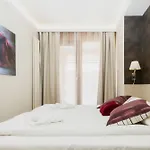 Apartmán Cozy With Two Bedrooms And Balcony In By Renters *
