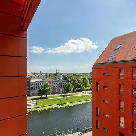 Cozy With Two Bedrooms And Balcony In By Renters Apartmán